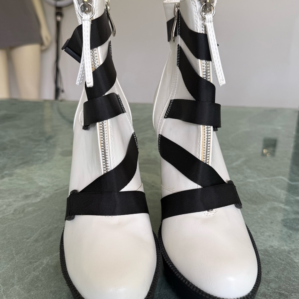 Boots Block Heel Platform White Leather Black Belt, Sz 9 Zipper Heels - Picture 4 of 6